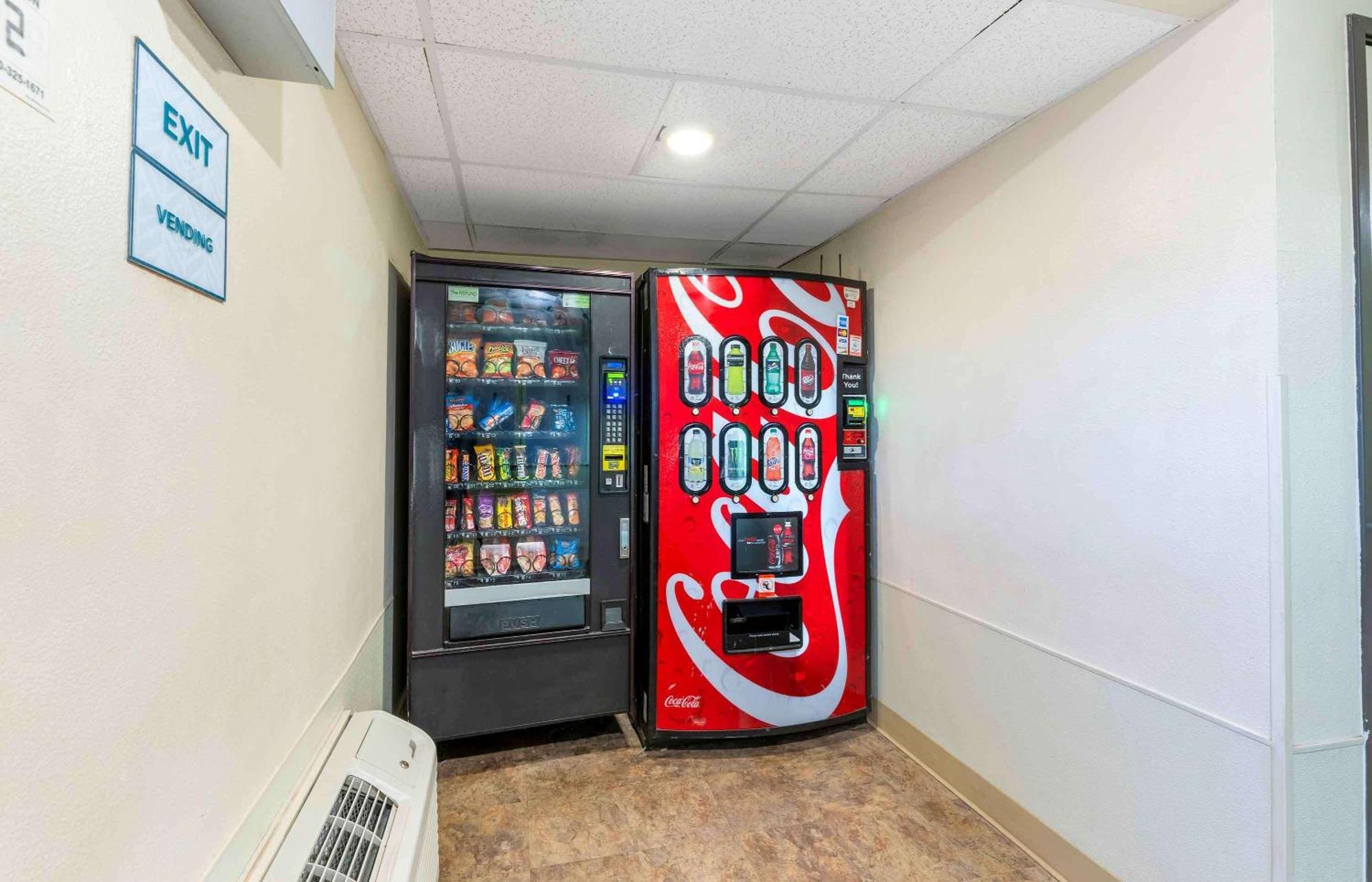 Extended Stay America Select Suites - Lubbock - West Экстерьер фото